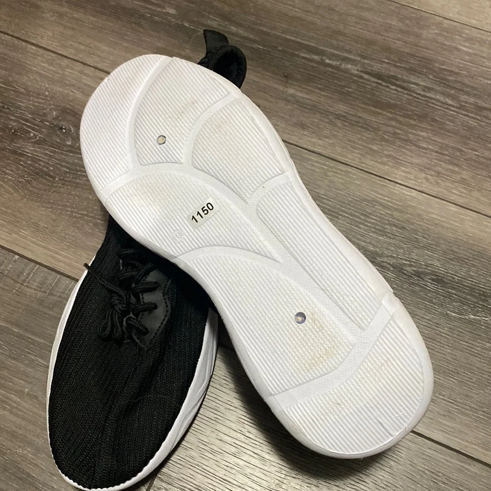 NWT! Hind Black‎ Athletic Men's Shoes